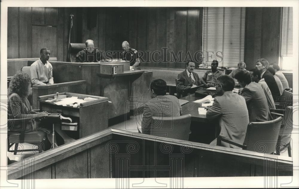 Press Photo Witness Jerome Pitts testifies in Nathan Madison Murder Trial - Historic Images