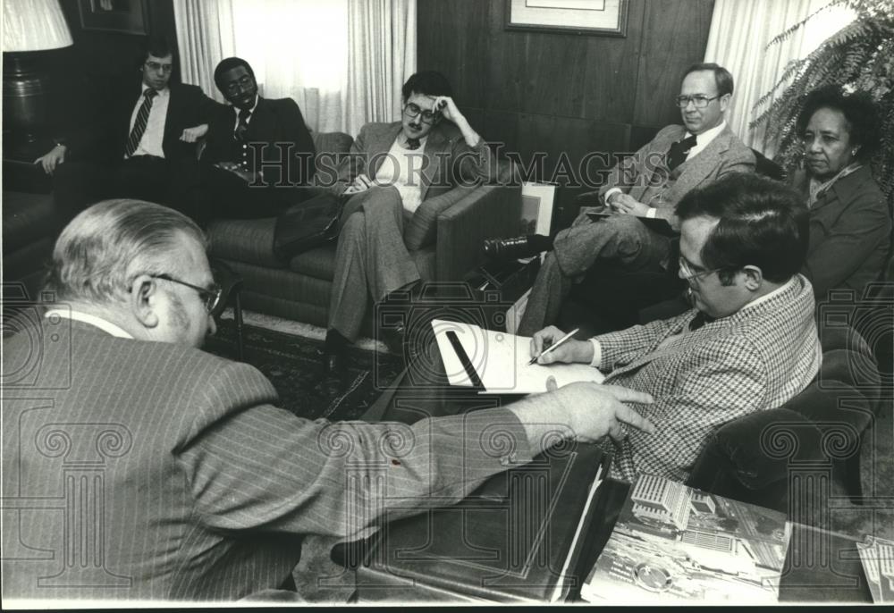 1978 Press Photo U.S. Senator Donald Stewart makes notes during Birmingham Meet - Historic Images