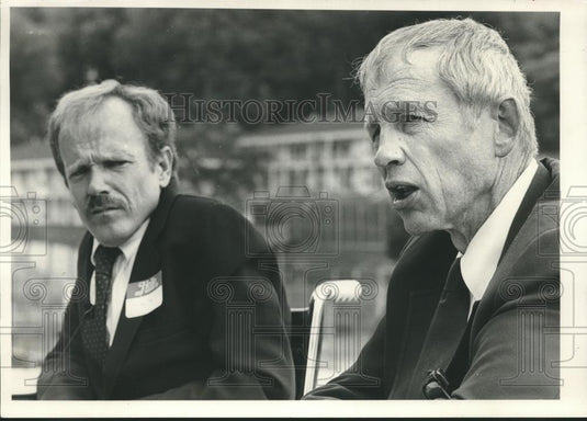 1988 Press Photo Michael Roy, Justin Dart Speak on Rights for Disabled, Alabama - Historic Images