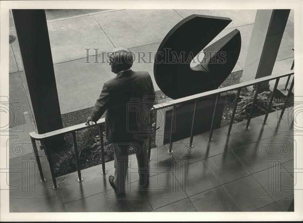 1988 Press Photo Bill Marsh, Birmingham Schools Athletic Director - abna41557 - Historic Images