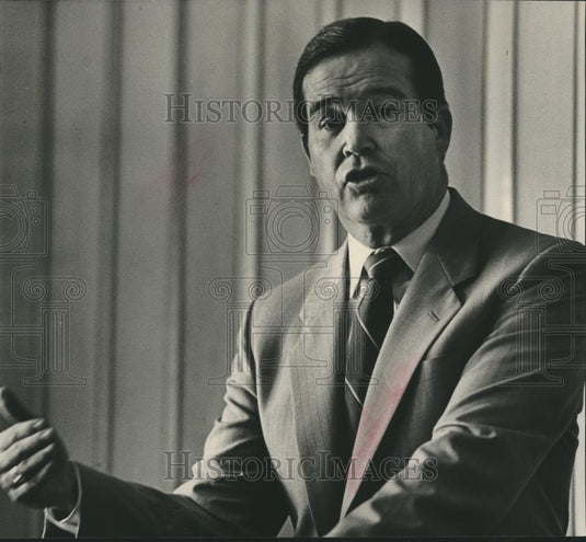 1984 Press Photo 'Jabo' Waggoner at Homewood Exchange Club, Alabama - abna41569 - Historic Images
