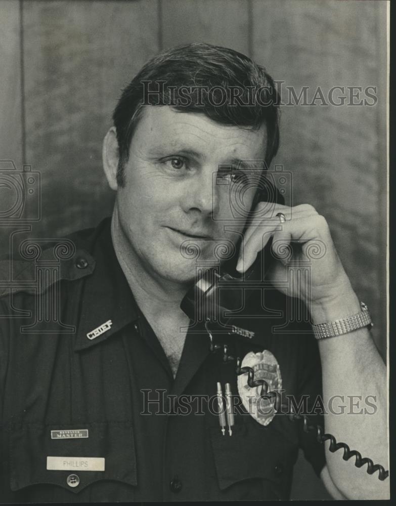 1977 Press Photo Tarrant Police Chief James Phillips on phone - abna41645 - Historic Images