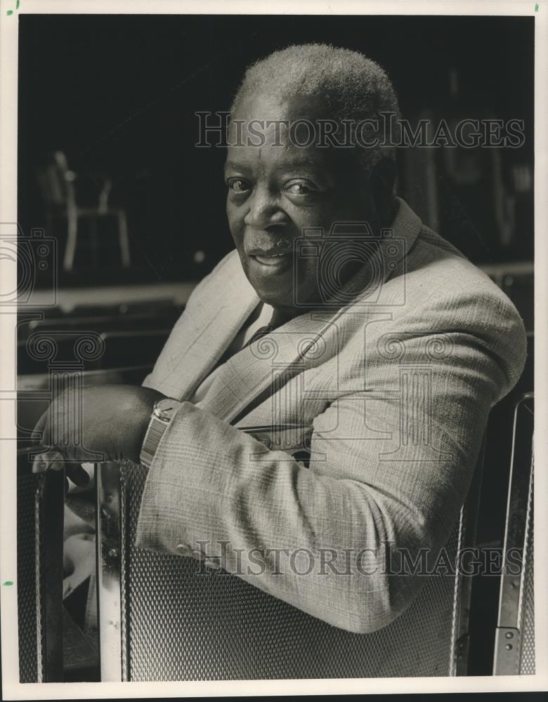 1990 Press Photo Frank Pearson, Dean of Miles College - abna41685 - Historic Images