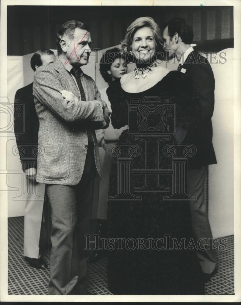 1979 Press Photo Mrs. William J. Rushton III Modeling Bill Blass Dress - Historic Images