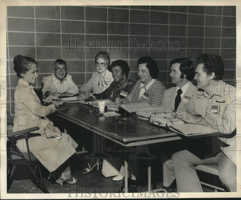 1978 Press Photo Group Seated at Table - Part of the Miss Alabama Pageant - Historic Images