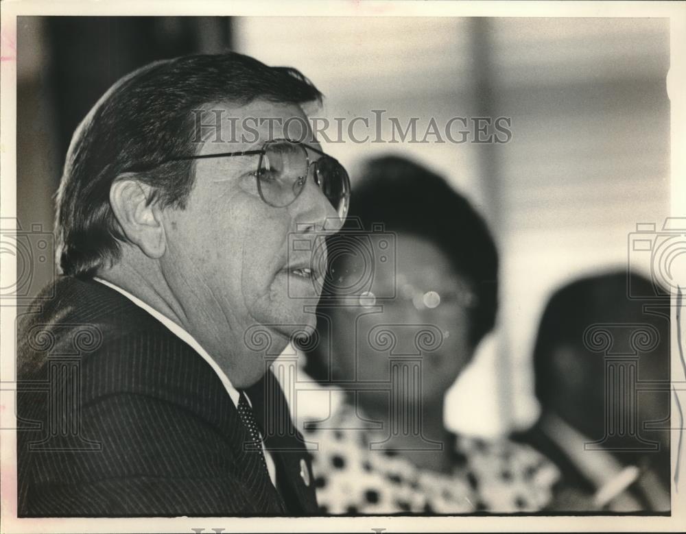 Press Photo Junior College Chancellor Charles Payne interviews Candidates - Historic Images