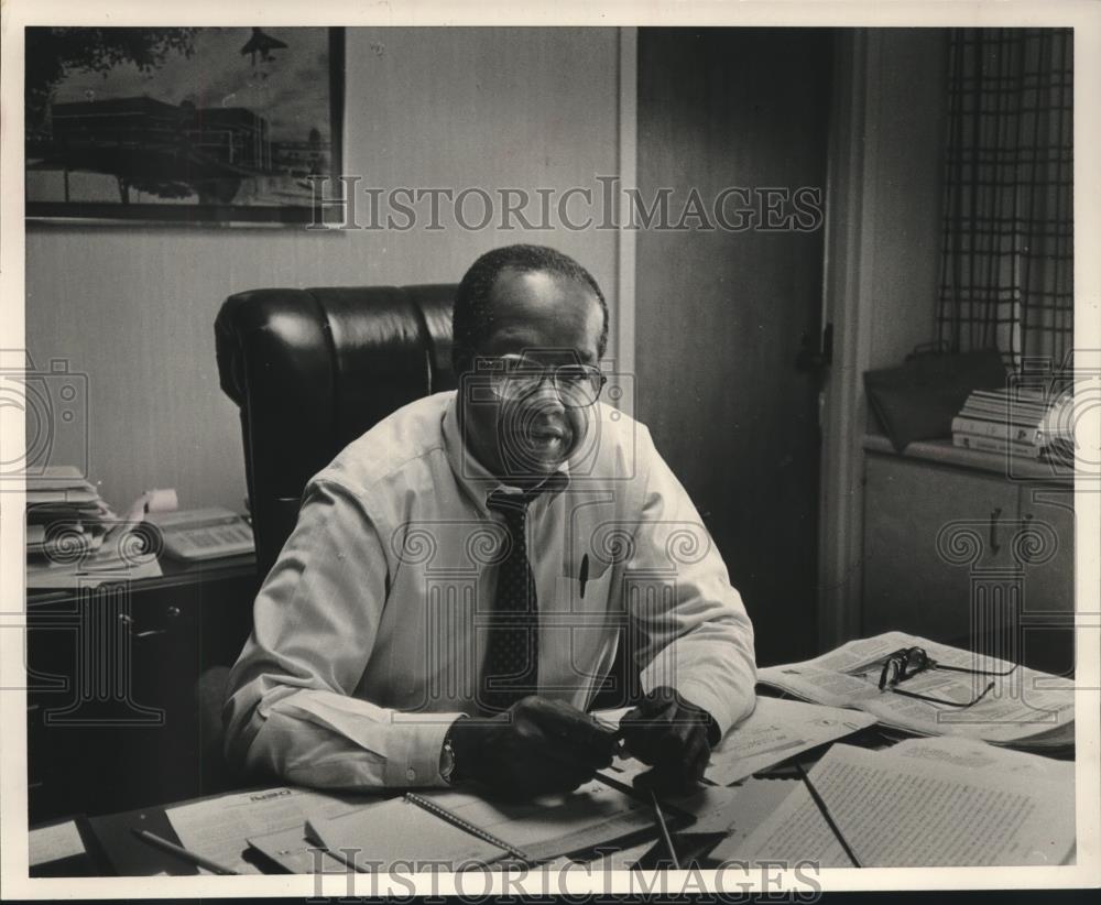 1987 Press Photo Doctor Benjamin F. Payton, Auburn Bureau, President, Tuskegee - Historic Images