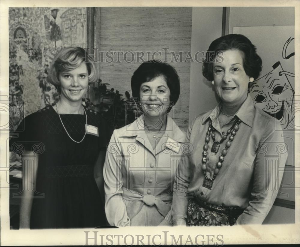 1977 Press Photo The Women&#39;s Committee of The Birmingham Children&#39;s Theatre - Historic Images