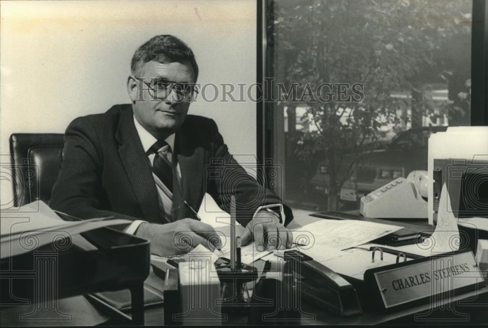 1982 Press Photo Charles Stephens of V R Business Brokers - abna42096 - Historic Images