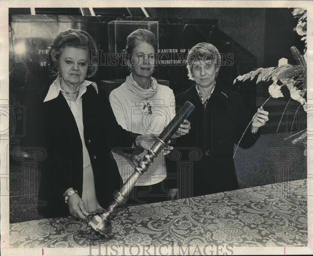 1976 Press Photo Antiquarian Society Gather for Christmas Coffee, Alabama - Historic Images