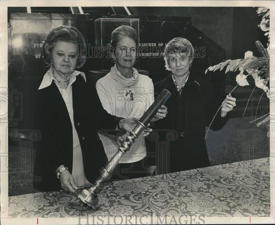 1976 Press Photo Antiquarian Society Gather for Christmas Coffee, Alabama - Historic Images
