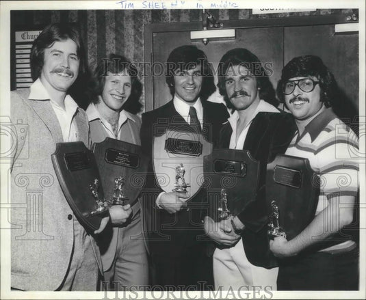 Press Photo Ice Hockey Star Tim Sheehy And Four Other Top Skaters Hold Awards - Historic Images