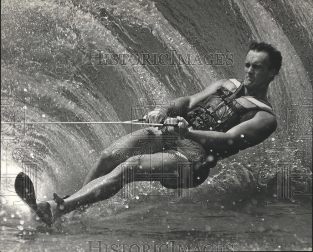 1984 Press Photo Water Skier Creates Wave Competing During Ironman Ski Classic - Historic Images