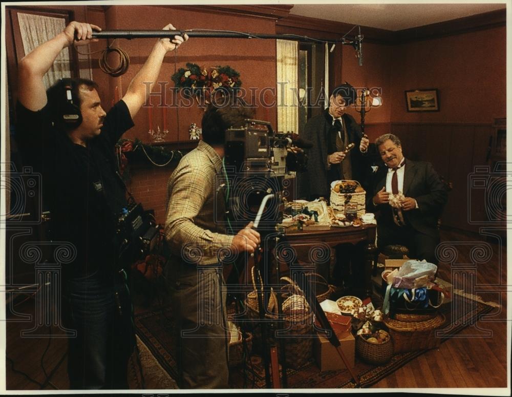 1993 Press Photo Dept. of Natural Resources films commercial in Madison mansion - Historic Images