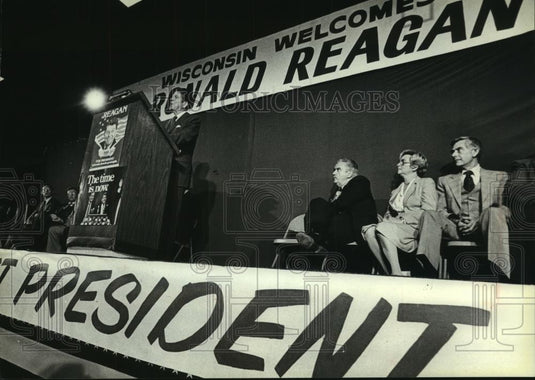 1980 Press Photo Ronald Reagan speaks at Green Bay Elks Club, Wisconsin visit - Historic Images