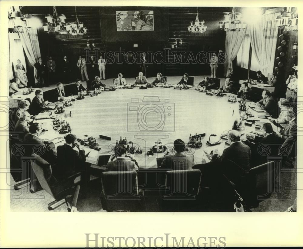 1981 Press Photo World leaders, Ronald Reagan, Summit Conference, Quebec, Canada - Historic Images