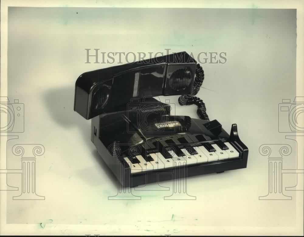 1986 Press Photo The piano telephone plays notes as its dialed - mjc07021 - Historic Images