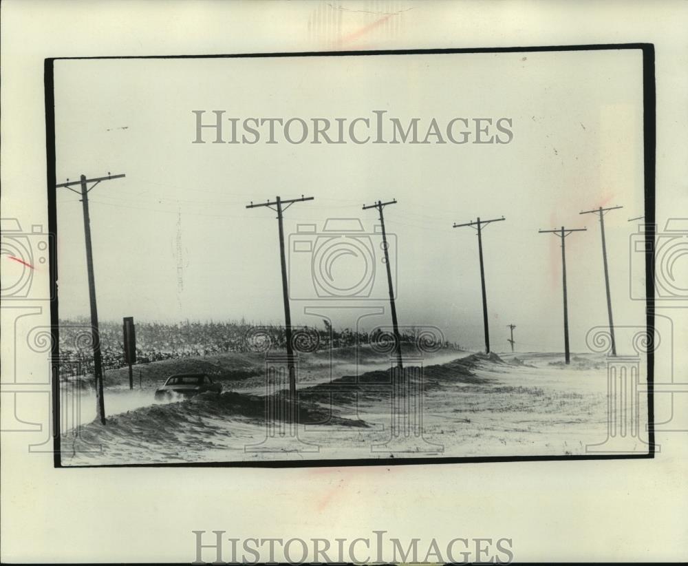 1977 Press Photo Storm damage along rural road near Delafield Wisconsin - Historic Images