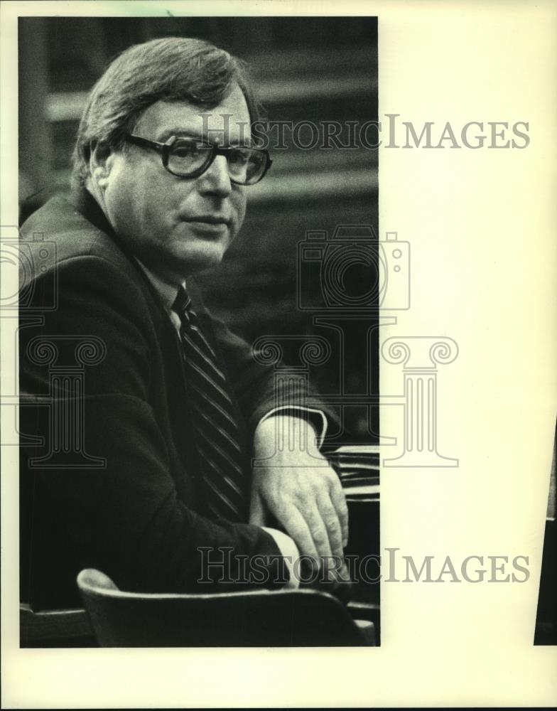 1986 Press Photo Steven Serebin in court, Wisconsin - mjc07478 - Historic Images