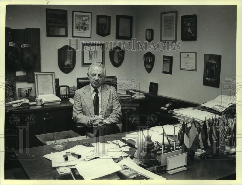 1979 Press Photo Judge Christ T Seraphim in his office Wisconsin - mjc07682 - Historic Images