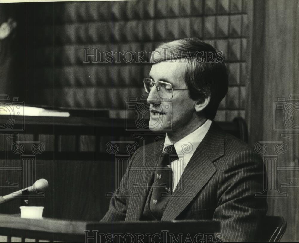 1980 Press Photo Circuit judge Michael Girolee Wisconsin - mjc07690 - Historic Images