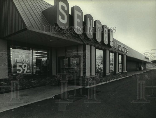 1982 Press Photo Sentry Foods store in the Kewa Mall - mjc07750 - Historic Images