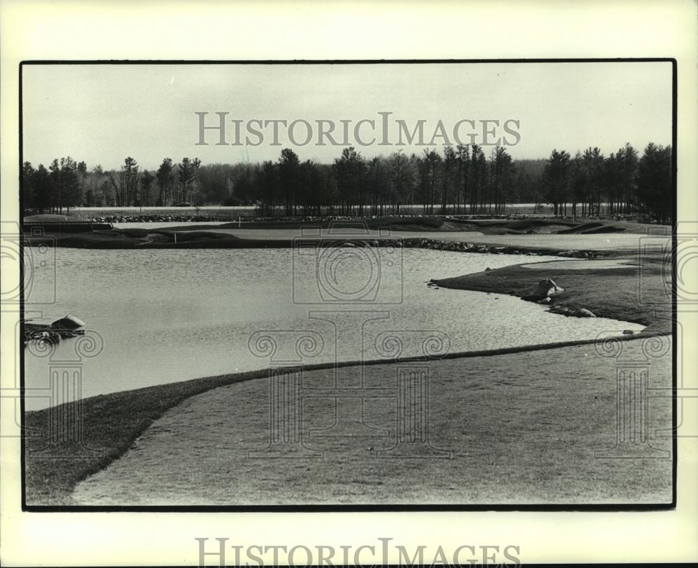 1982 Press Photo Lake in Sentry World Golf Course, Stevens Point, Wisconsin - Historic Images