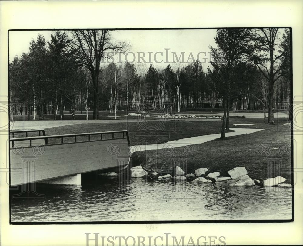 1982 Press Photo A creek through SentryWood golf course in Stevens Point - Historic Images