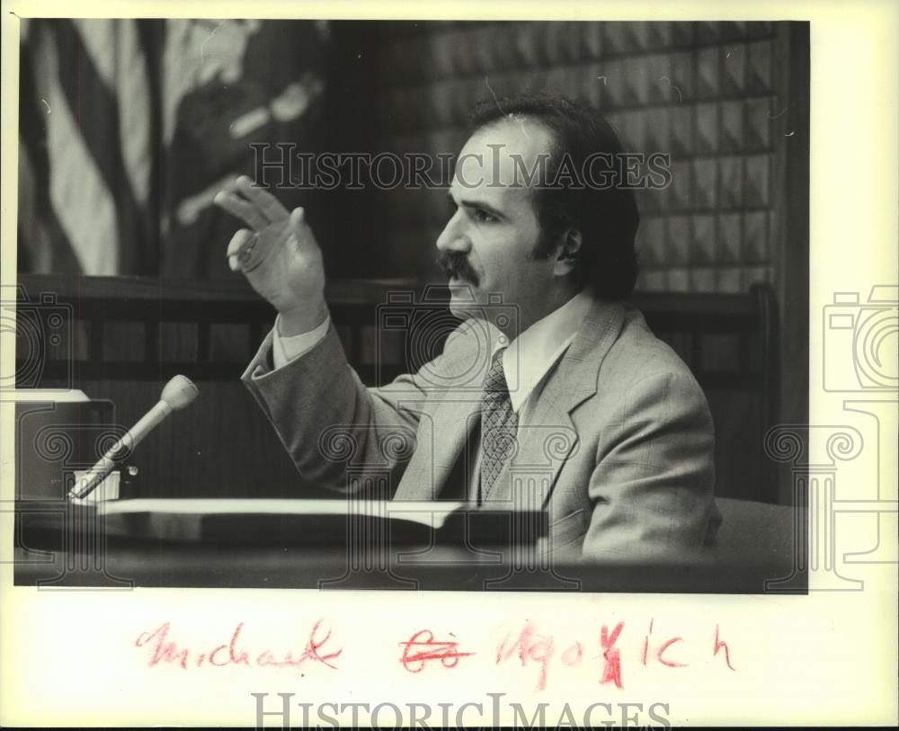 1980 Press Photo Michael Yovovich, lawyer, at Christ T. Seraphim hearing. - Historic Images