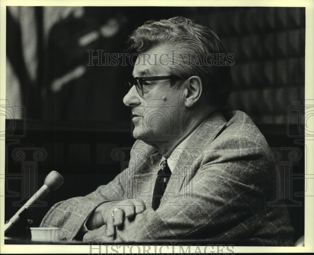 1980 Press Photo Wallace Rank at Christ Seraphim Hearing - mjc07769 - Historic Images