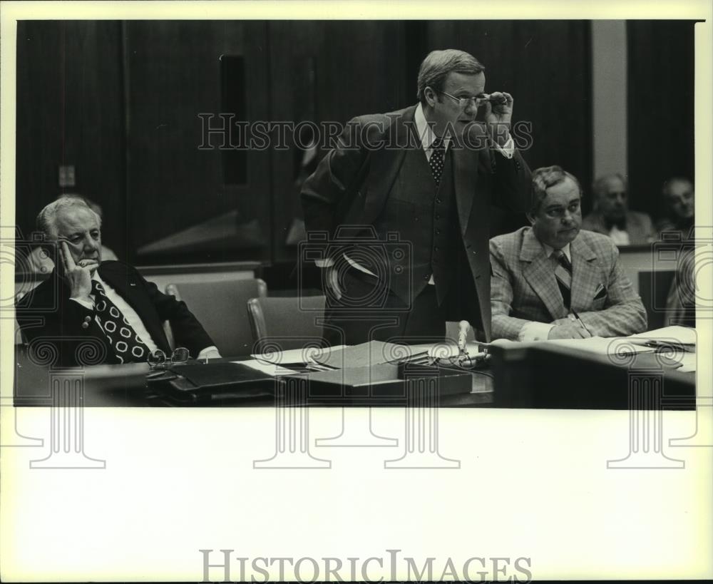 1980 Press Photo Lawyer at Christ Seraphim hearing - mjc07774 - Historic Images