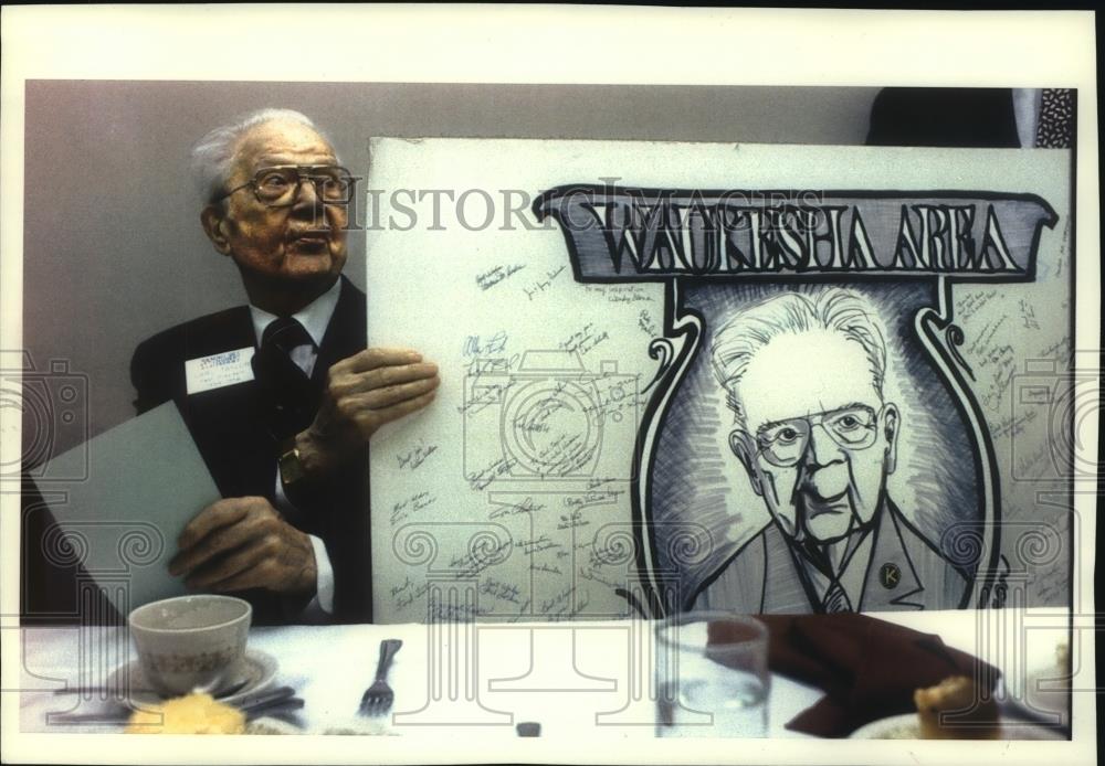 1993 Press Photo Carl Taylor, founder of the Waukesha State Bank - mjc08130 - Historic Images