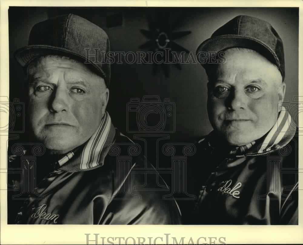 1987 Press Photo Twin Brothers Dale & Dean Krull of Jefferson County, Wisconsin - Historic Images