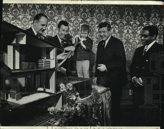 1979 Press Photo Milwaukee Mayor Maier & other groundbreaking ceremony Wisconsin - Historic Images