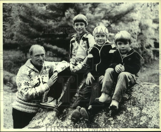 1980 Press Photo Prime Minister Pierre Trudeau and his sons Ottawa, Canada - Historic Images