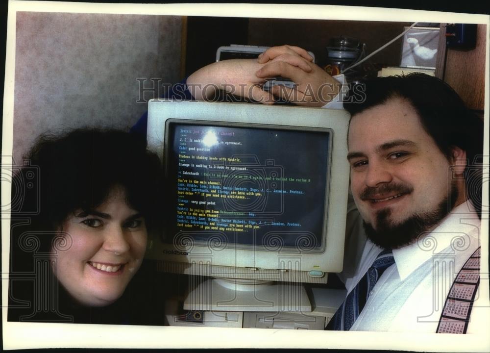 1994 Press Photo Tracy Rutkiewicz and Scott Klement met through computer - Historic Images