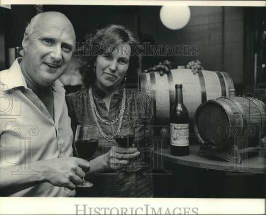 1983 Press Photo Jerry and Mary Uthemann, of wine supply shop The Purple Foot - Historic Images