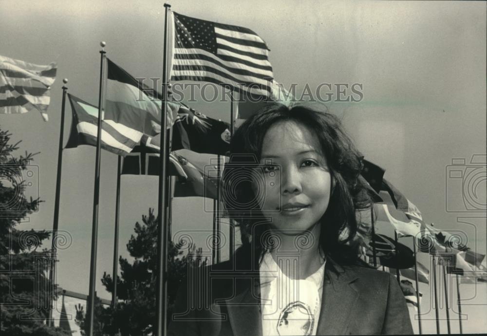 1986 Press Photo Rosalie Tung, Director, International Business Center, UWM - Historic Images