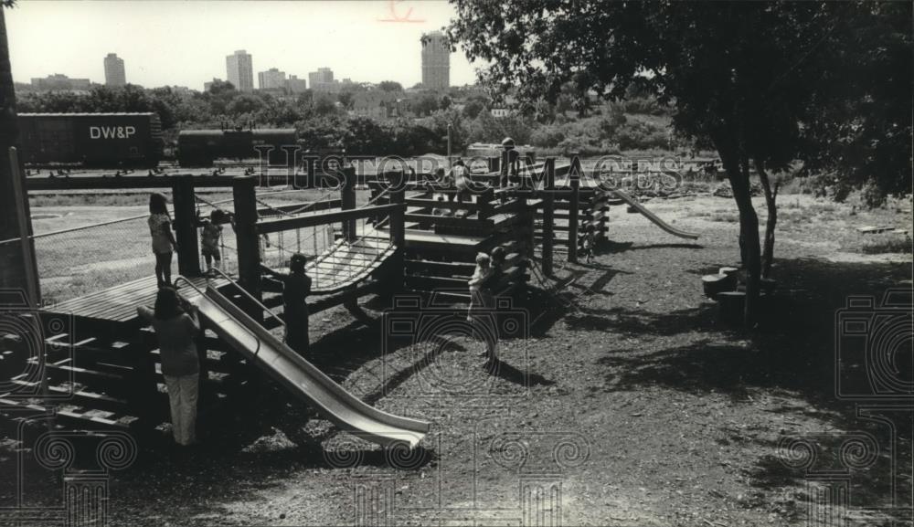 1980 Press Photo The Children&#39;s Outing playground equipment - mjc09055 - Historic Images