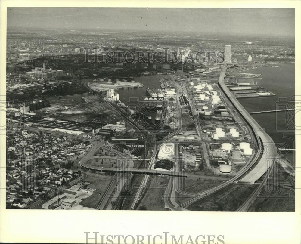 1981 Press Photo Aerial of Dan Hoan Bridge on Jones Island, Milwaukee, Wisconsin - Historic Images