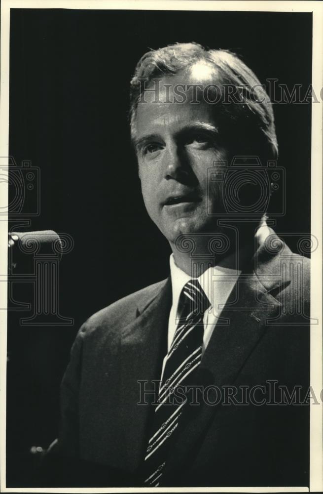 1986 Press Photo Peter Ueberroth, Baseball Commissioner at the Auditorium - Historic Images