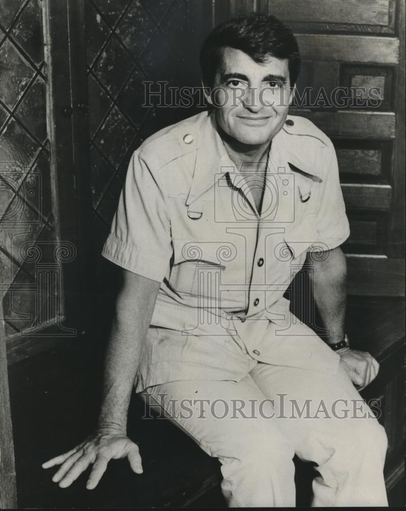 1977 Press Photo Actor Tom Troupe - mjc09497 - Historic Images