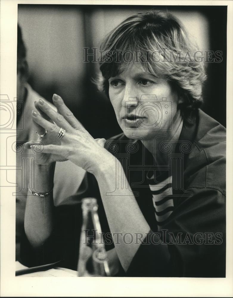 1986 Press Photo Diane Tyson, Elementary School Counselor, West Bend, Wisconsin - Historic Images