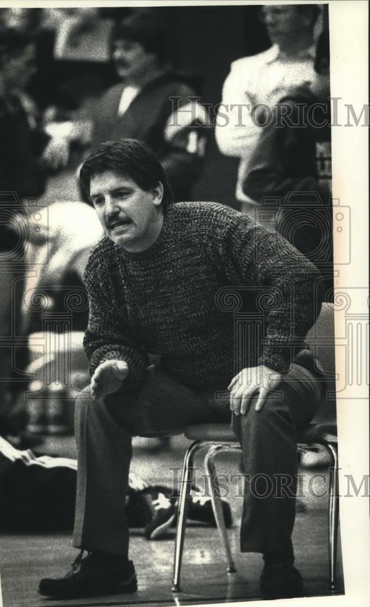 1991 Press Photo John Strong, wrestling coach at Kettle Moraine High School, WI - Historic Images