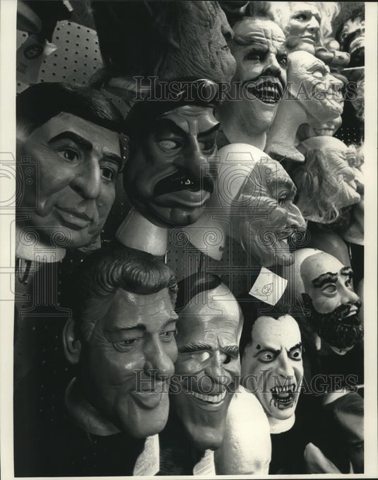 1992 Press Photo Masks for sale at Costume Wonderland in Waukesha - mjc09869 - Historic Images