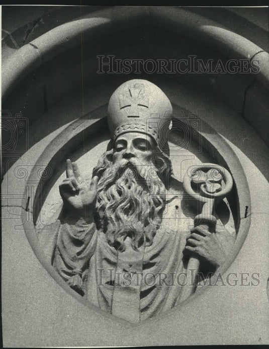 Press Photo Patrick, foreign statue - mjc09897 - Historic Images