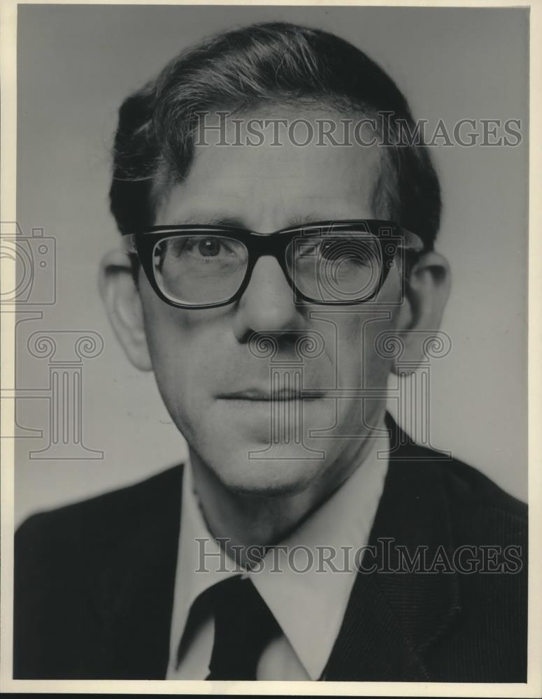 1985 Press Photo Neil Trilling Dir. of Computing Services Univ of WI Milwaukee - Historic Images