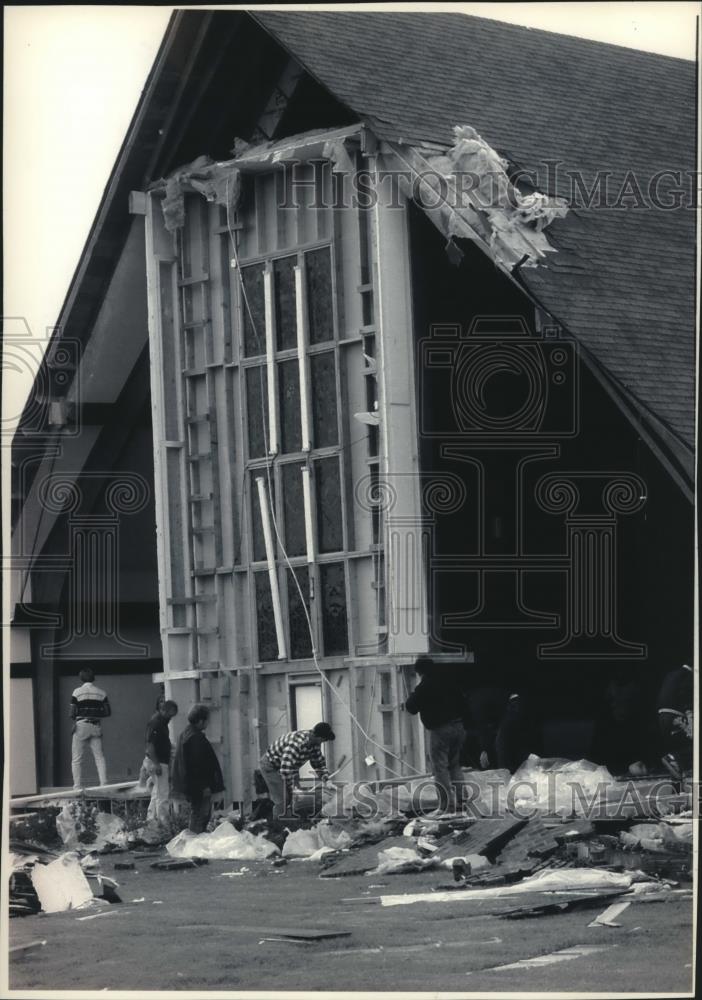 1992 Press Photo Workers search tornado debris around Methodist Church, Wautoma - Historic Images