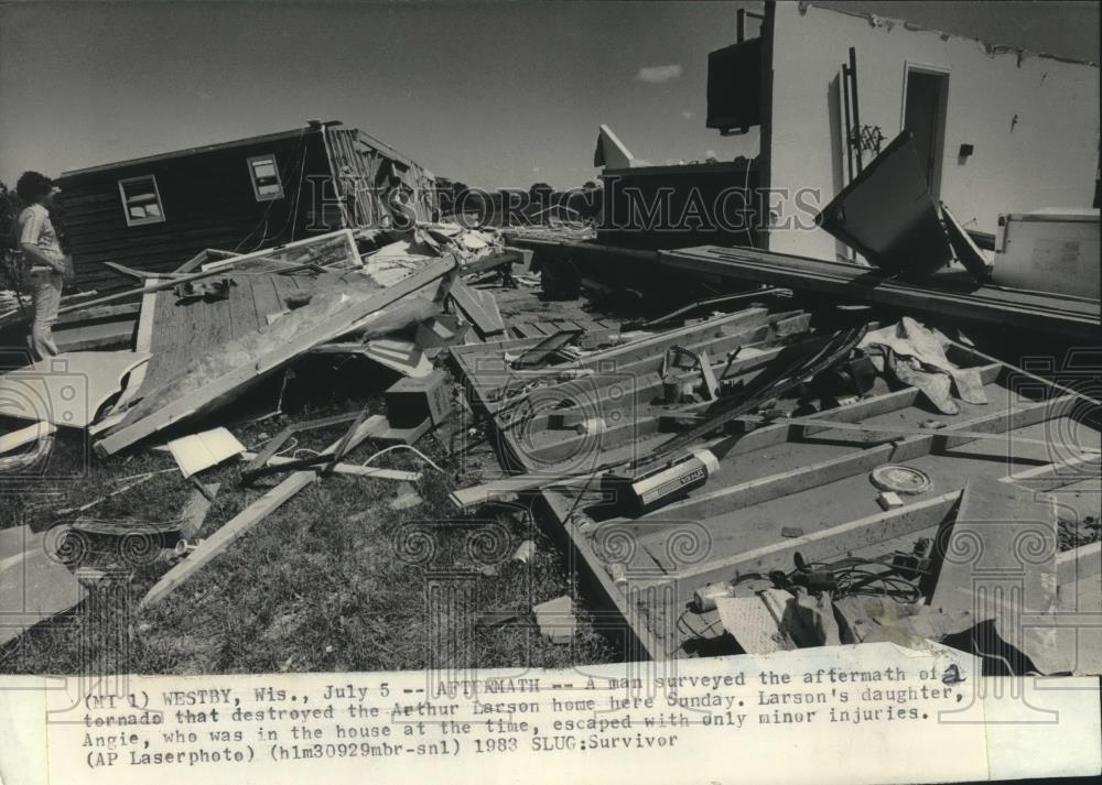 1983 Press Photo Arthur Larson home destroyed by tornado, Westby, Wisconsin - Historic Images