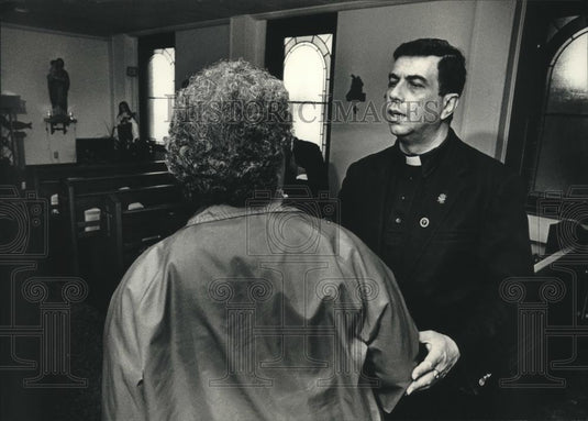 1988 Press Photo Father James Strupp is the chaplain of St. Joseph's, West Bend - Historic Images